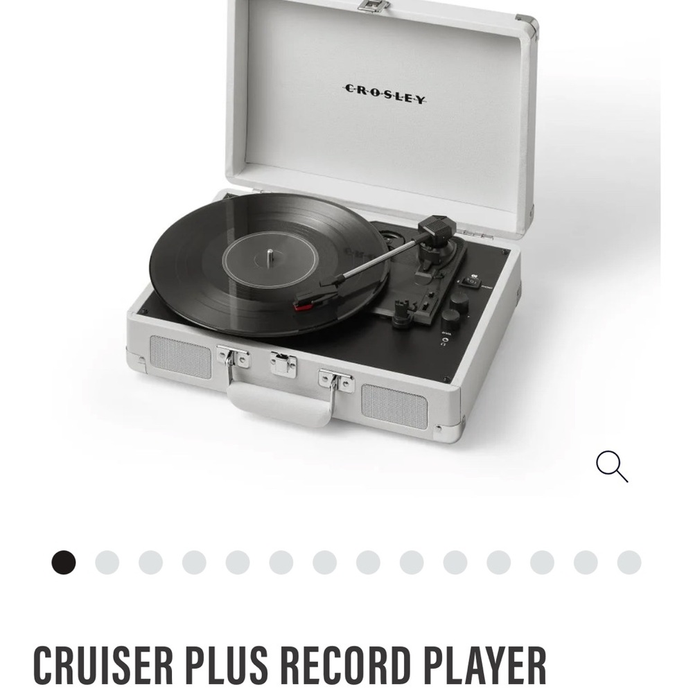 Crosley Cruiser Plus Turntable in Black and White